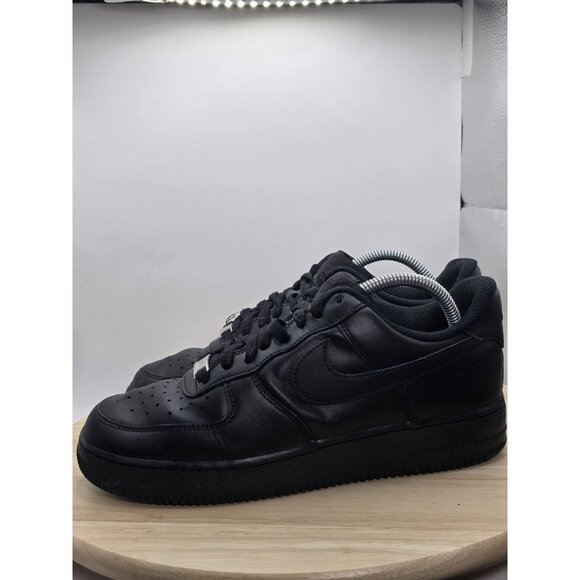 Size 8 Men’s - Nike Air Force 1 '07 Low Triple Black Sneakers Shoes - Picture 1 of 8